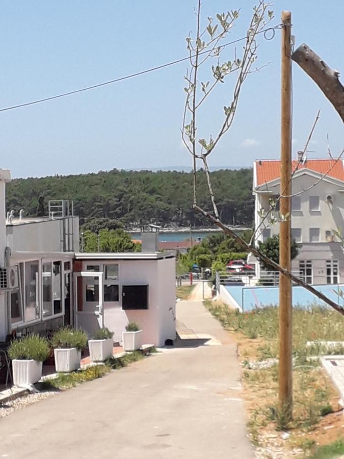 Apartment D&E Punat - Free Parking And Wi-Fi Buitenkant foto